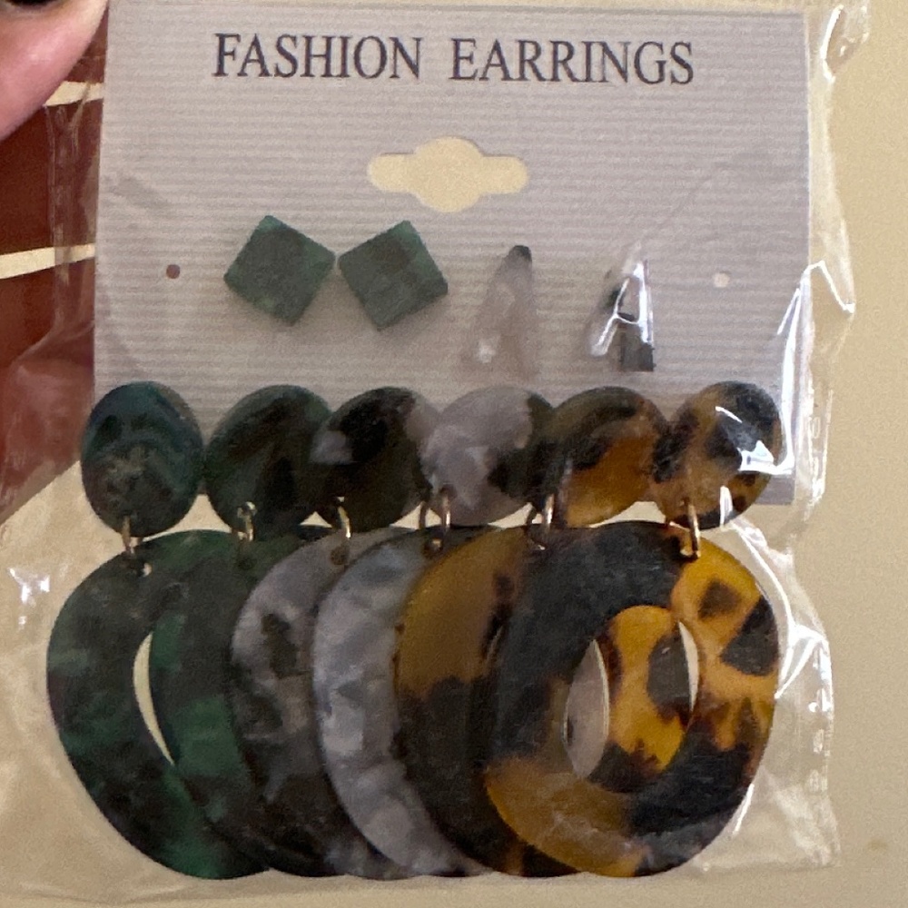 Earring set - Picture 3 of 3